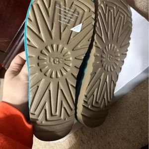 Women’s Teal UGG boots. Never worn, size 8